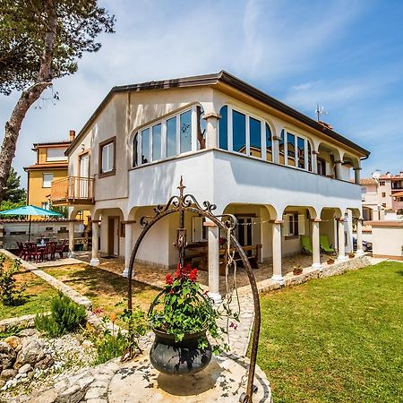 Apartment Carolina Ližnjan Εξωτερικό φωτογραφία
