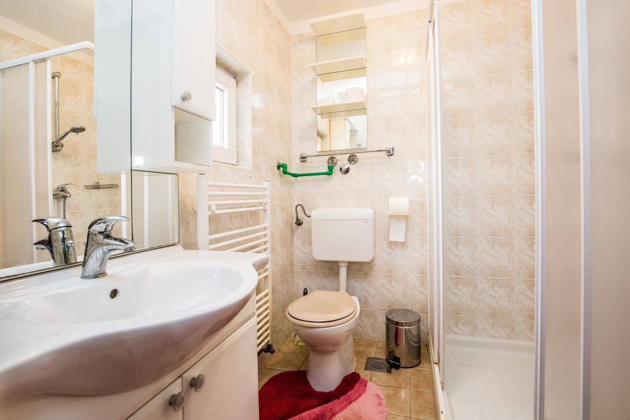 Apartment Carolina Ližnjan Εξωτερικό φωτογραφία