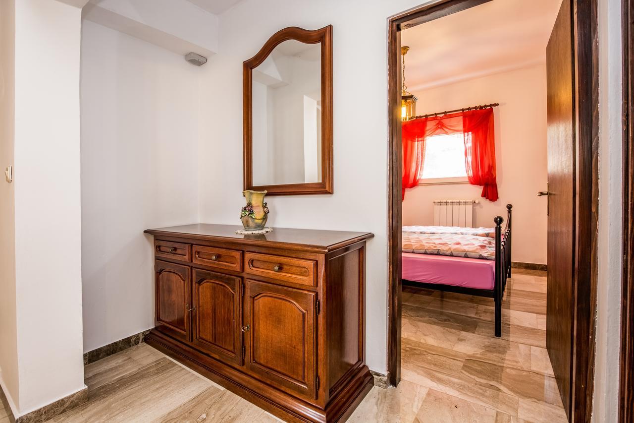 Apartment Carolina Ližnjan Εξωτερικό φωτογραφία