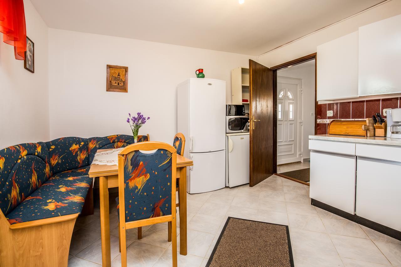 Apartment Carolina Ližnjan Εξωτερικό φωτογραφία