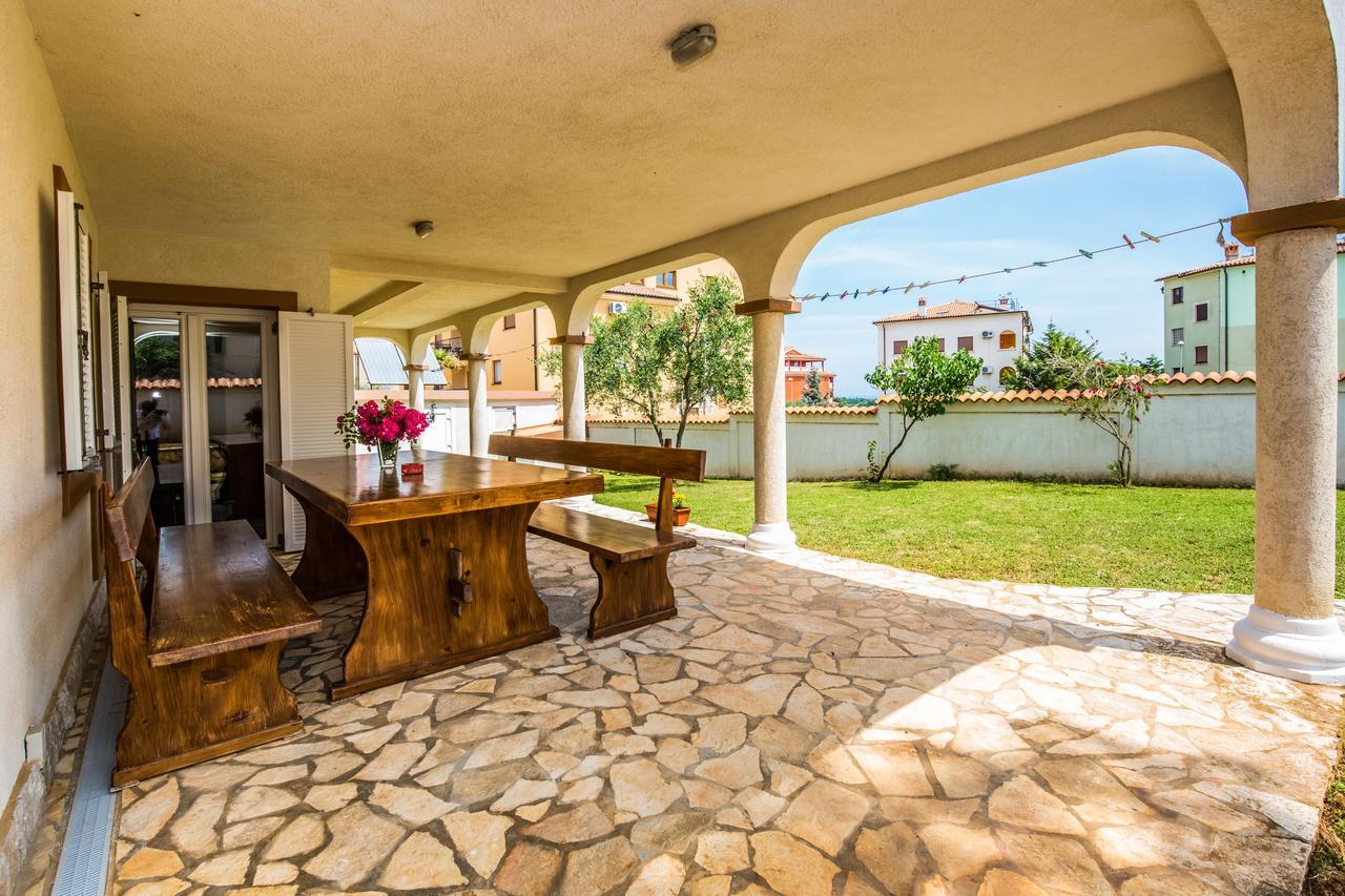 Apartment Carolina Ližnjan Εξωτερικό φωτογραφία