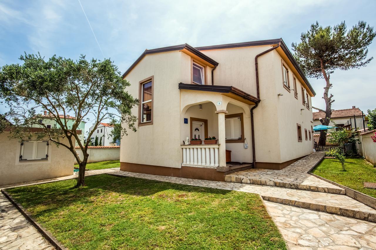 Apartment Carolina Ližnjan Εξωτερικό φωτογραφία