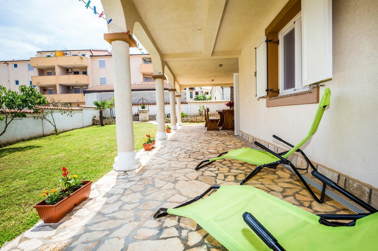 Apartment Carolina Ližnjan Εξωτερικό φωτογραφία